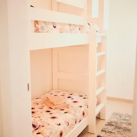 Balili By The Sea Apartment *