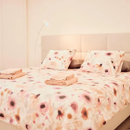 Balili By The Sea Apartment *